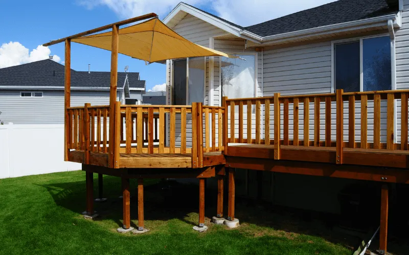 elevated-deck-with-dining-area-shaded_result